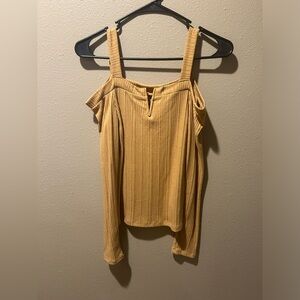 Cold Shoulder Top‎